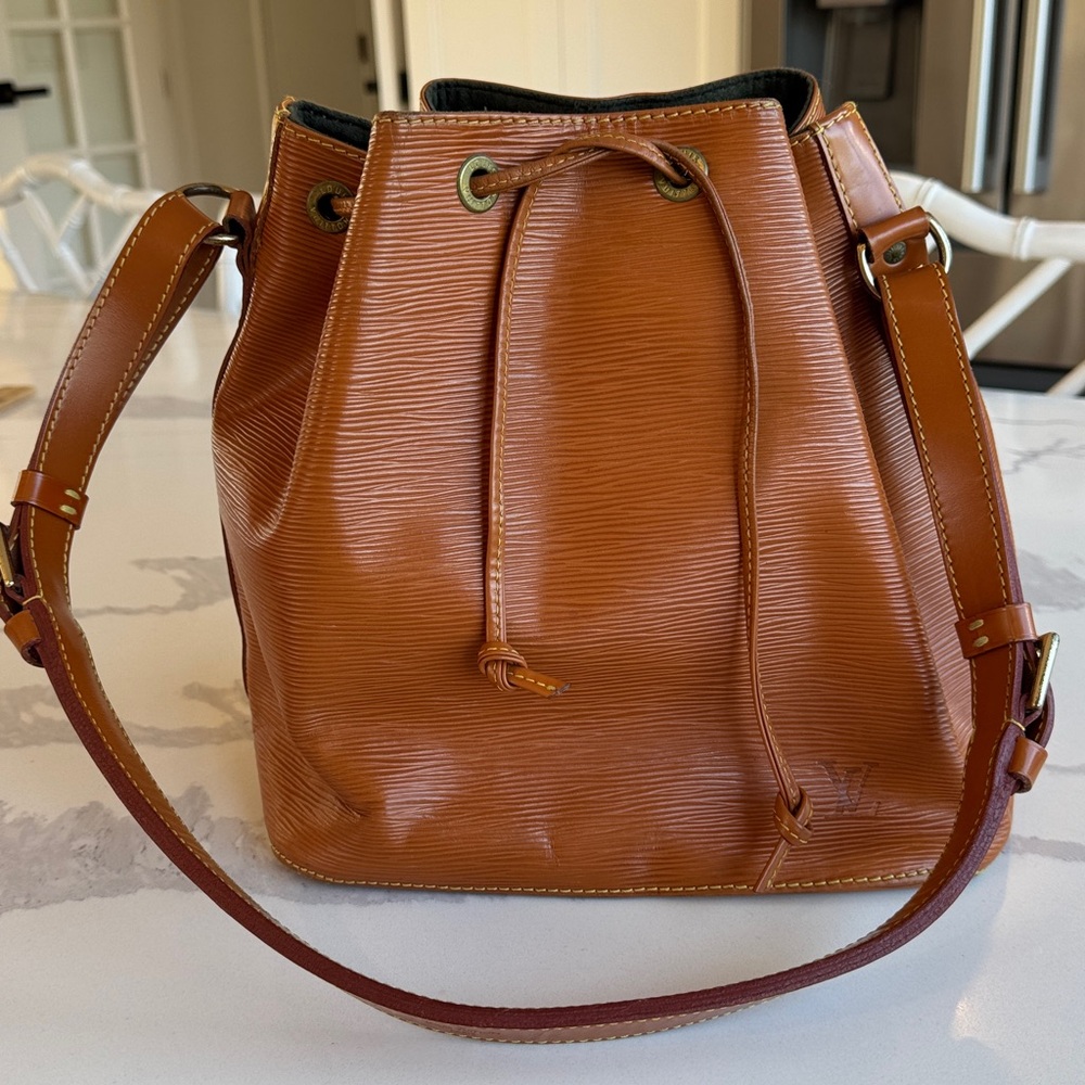 Vintage Louis Vuitton Petit Noé Leather Drawstring Cipango Gold Epi leather bag